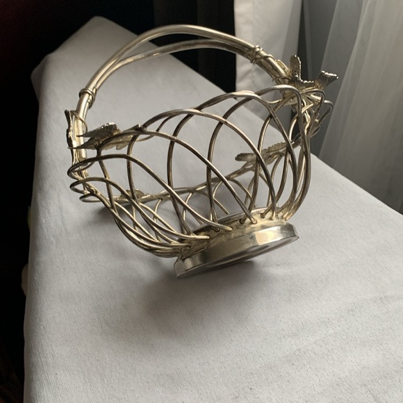 Vintage Godinger Silver Plated Basket with Handle - Picture 3 of 6